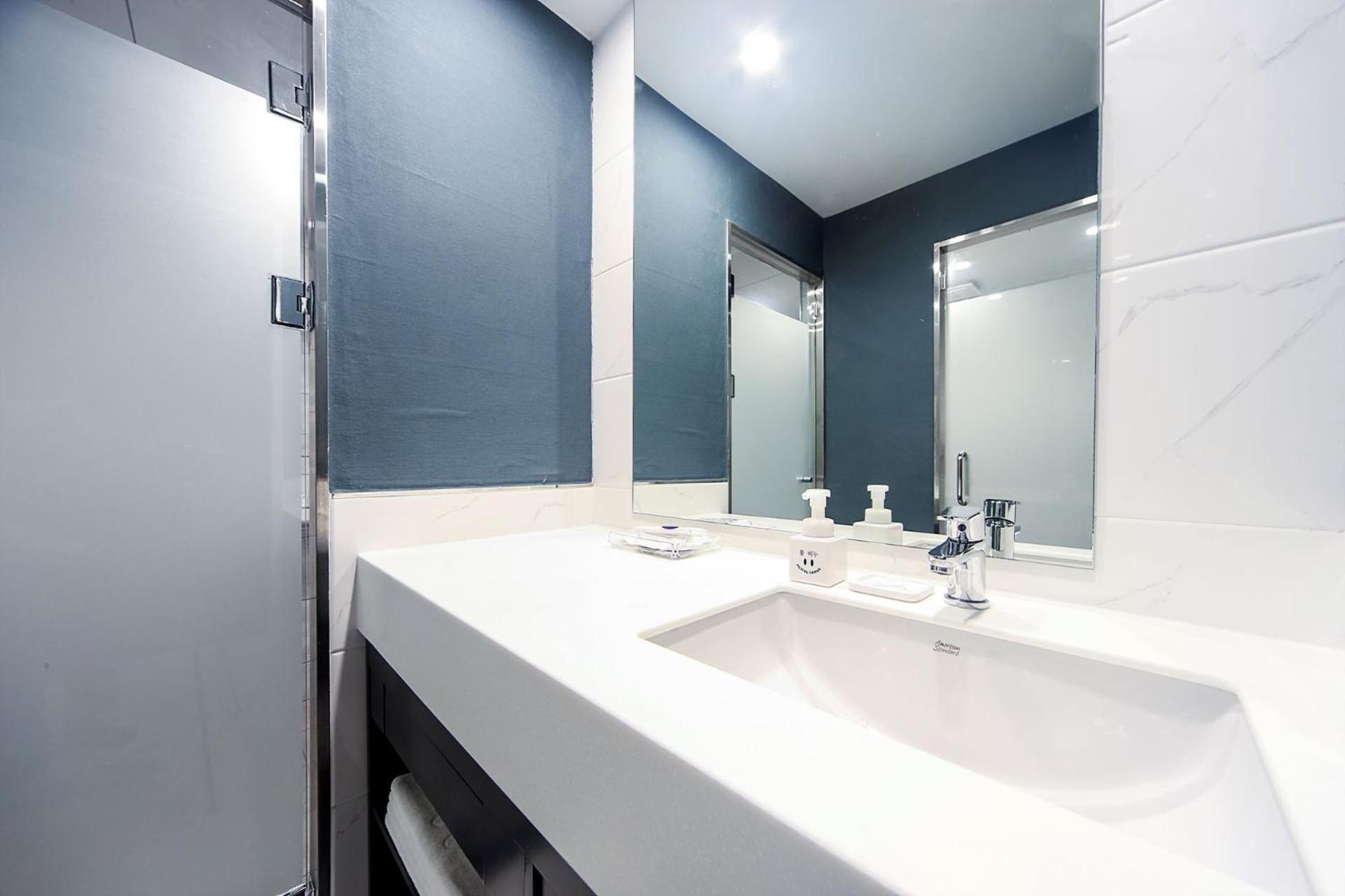 온나 호텔 대연동 부산 Daeyeon Onna Hotel Daeyeon Busan Extérieur photo