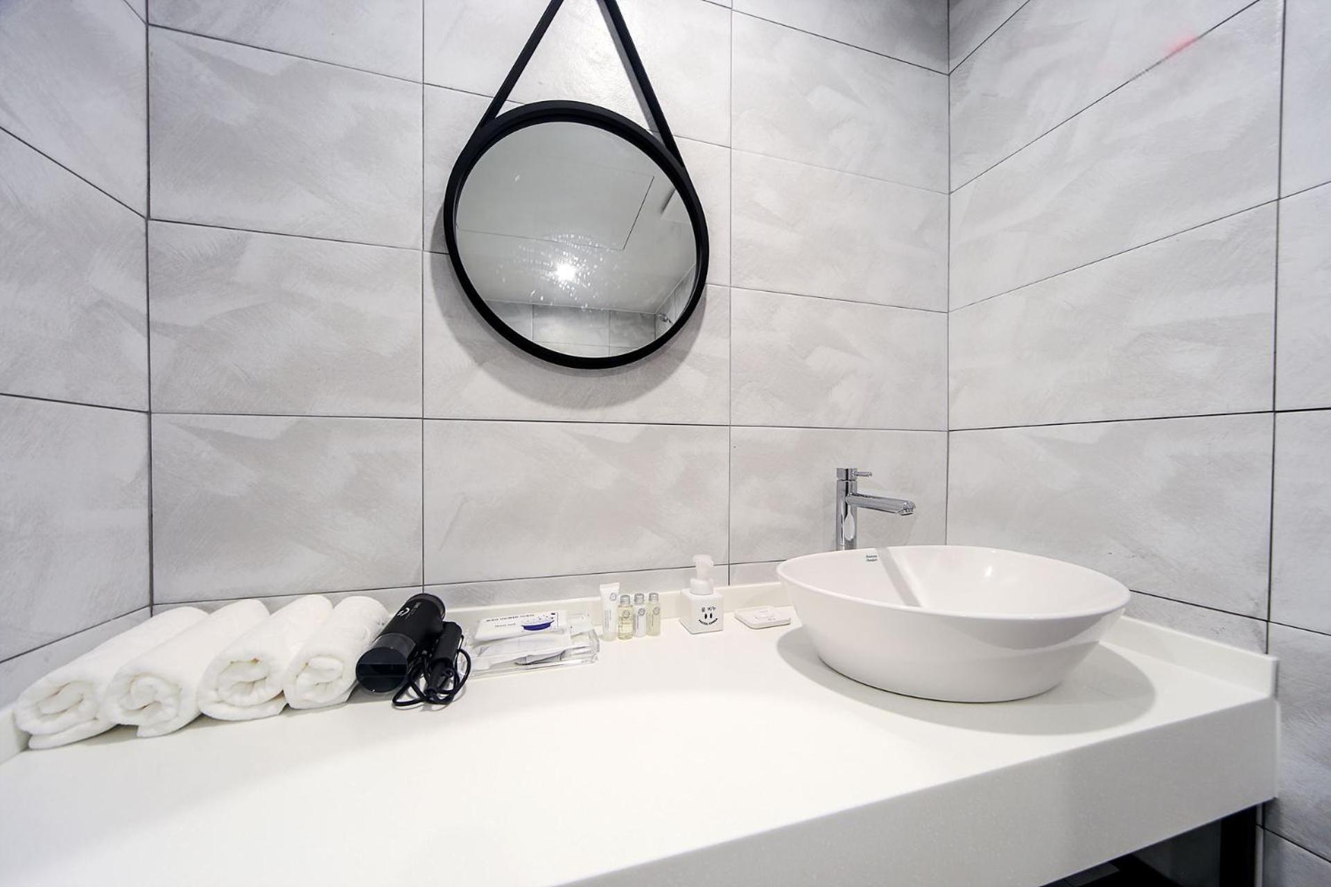 온나 호텔 대연동 부산 Daeyeon Onna Hotel Daeyeon Busan Extérieur photo